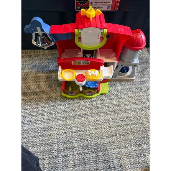 Fisher Price Little People Caring for Animals Farm Playset - Picture 8 of 10